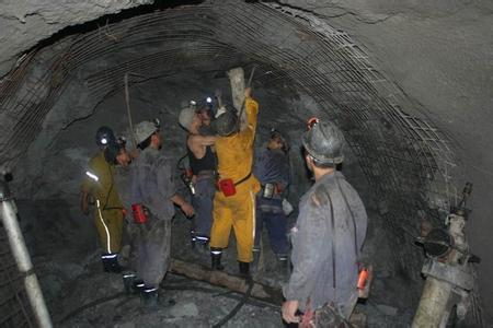 玉龙工程爆破中的危险因素分析以及应对工程爆破危险的措施